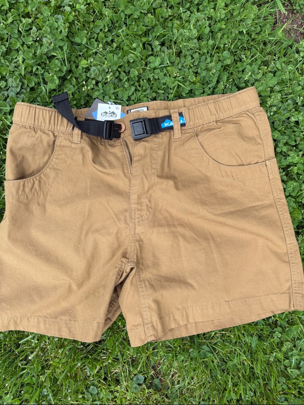 Kavu chili chic Shorts with belt NWT